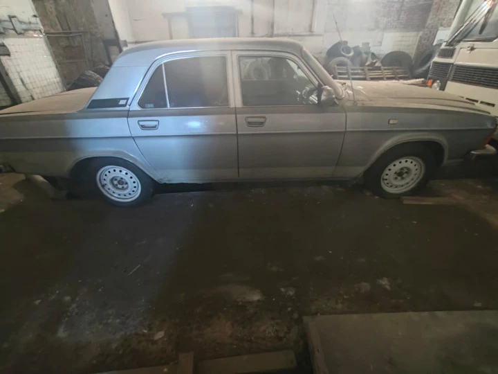 Автомашина ГАЗ-3102